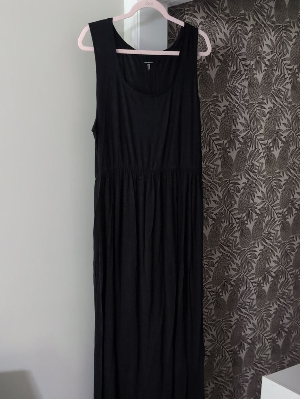 Amazon Essentials Black Sleeveless Maxi Dress